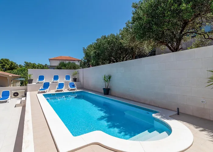 Mornar-5 By Interhome