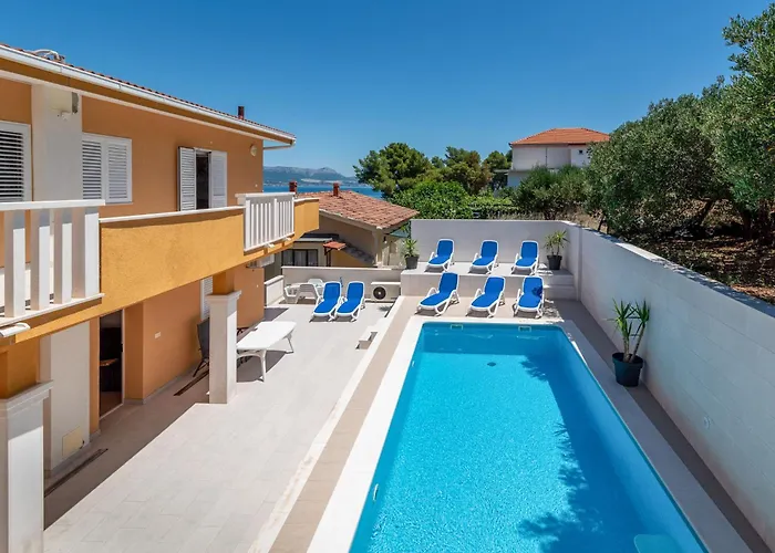 Mornar-5 By Interhome Daire Trogir